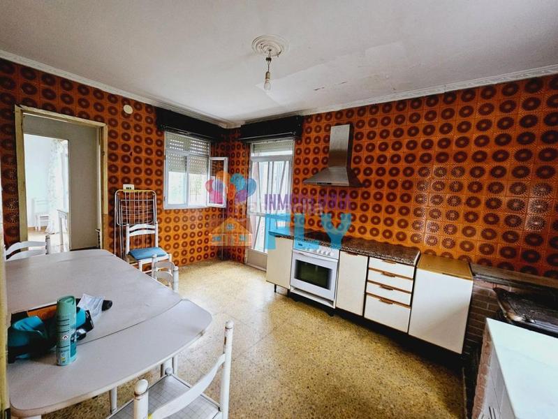 Foto c40e61a8-9a4b-4dba-b5e6-046f12b6a7ae. Chalet en San Cibrao das Viñas