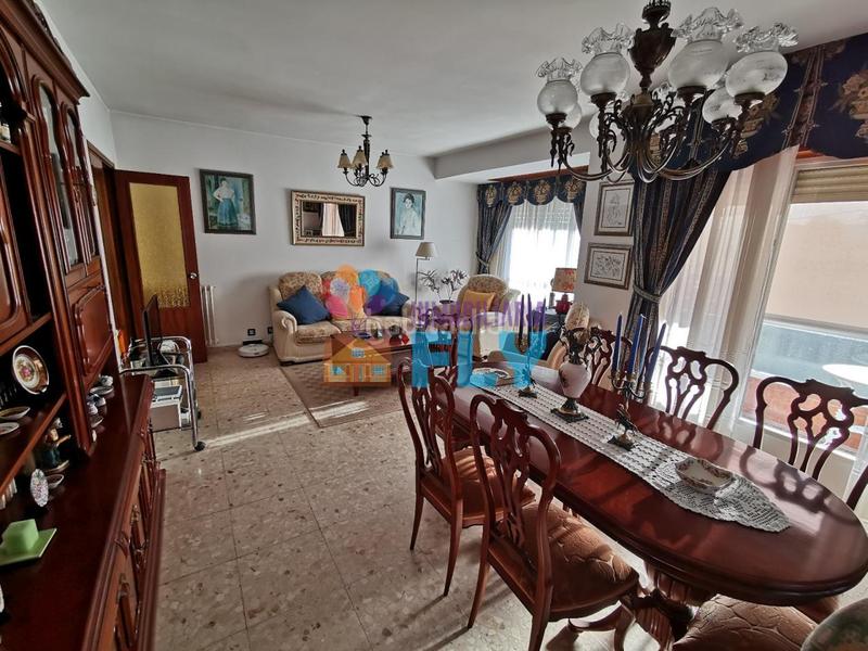 Foto 6dcbe813-442b-43b3-817c-e0c1791e2b68. Chalet mit heizung parking in Zona Fernández Labreda Pontevedra