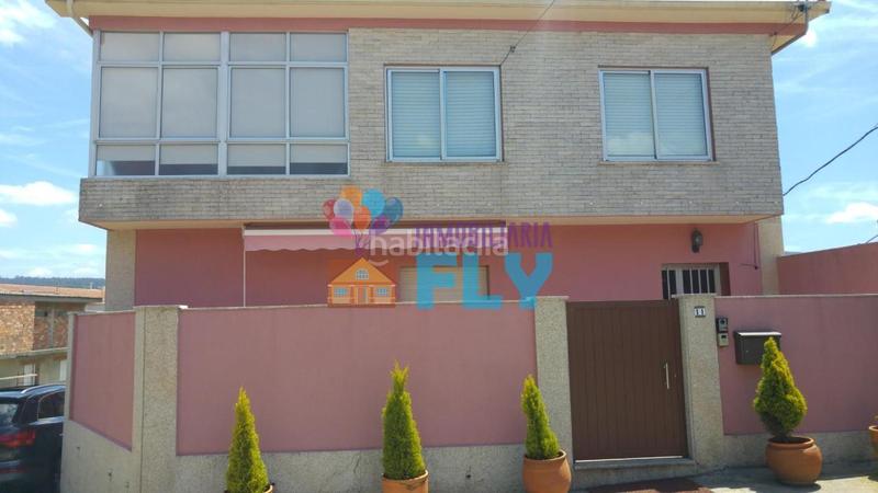 Foto 34beb754-4c3c-4abe-860b-5cf2c9a9a180. Chalet with heating parking in Zona Fernández Labreda Pontevedra