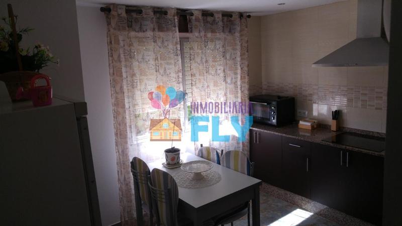 Foto f590cada-651c-4b6a-b7f8-bc43a05df69b. Chalet con riscaldamento parcheggio in Zona Fernández Labreda Pontevedra