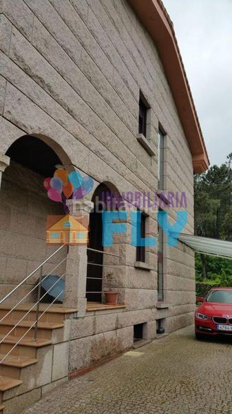 Foto 47f96fc0-9f13-4aae-a55b-de2cce4a705e. Chalet with heating parking in Cabral - Candeán Vigo