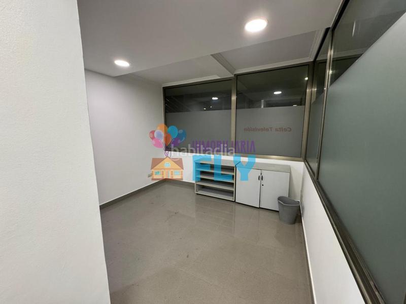 Foto c067dcb8-8238-4a97-9798-5500533db34c. Lloguer oficina a Camelias - Pi y Margall Vigo