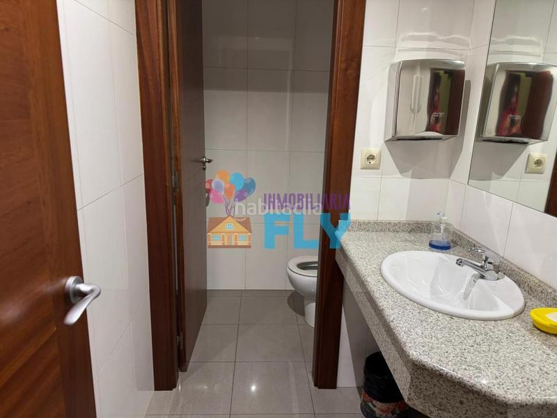 Foto 0f9f0a73-ee60-4768-b627-a8c8b6cc23dd. Affitto ufficio in Camelias - Pi y Margall Vigo