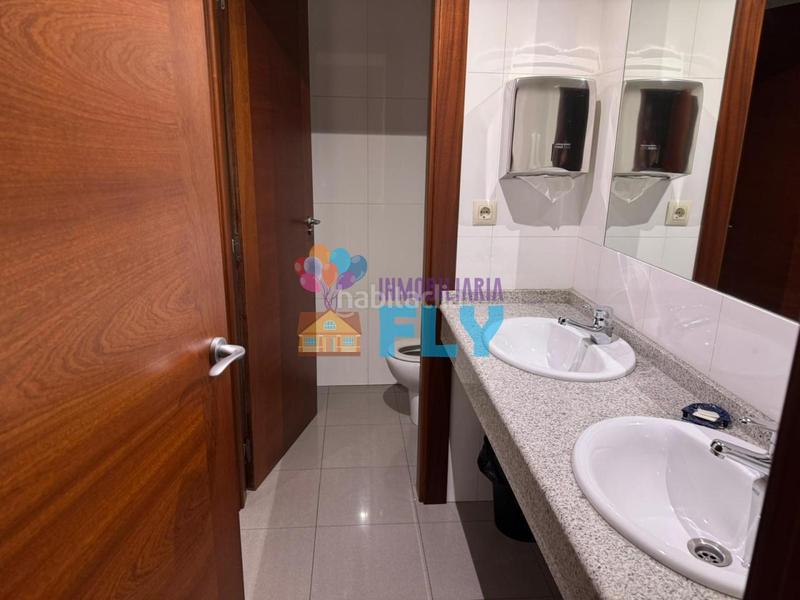 Foto 0f04c6e2-2961-4c64-b081-097a85eb85c2. Affitto ufficio in Camelias - Pi y Margall Vigo