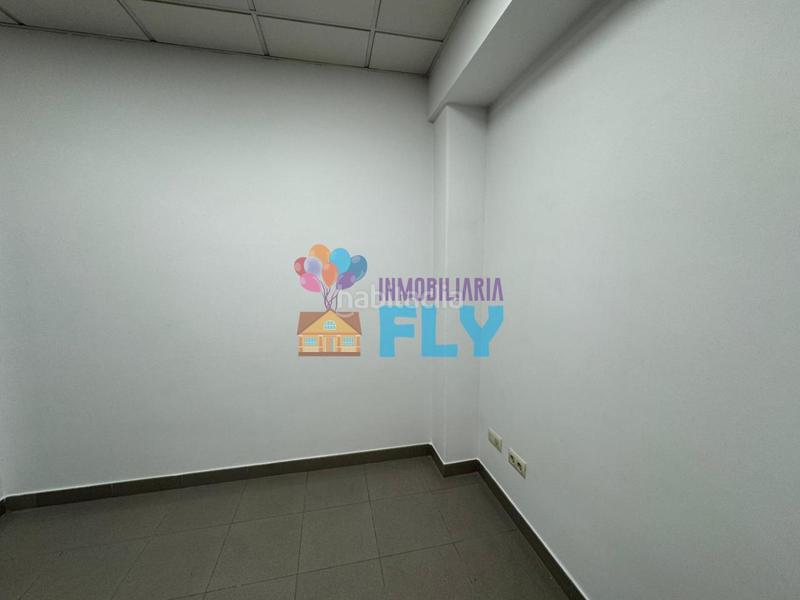 Foto 88ea60ec-e4f9-4bc2-bde4-faa1ce7eb894. Affitto ufficio in Camelias - Pi y Margall Vigo