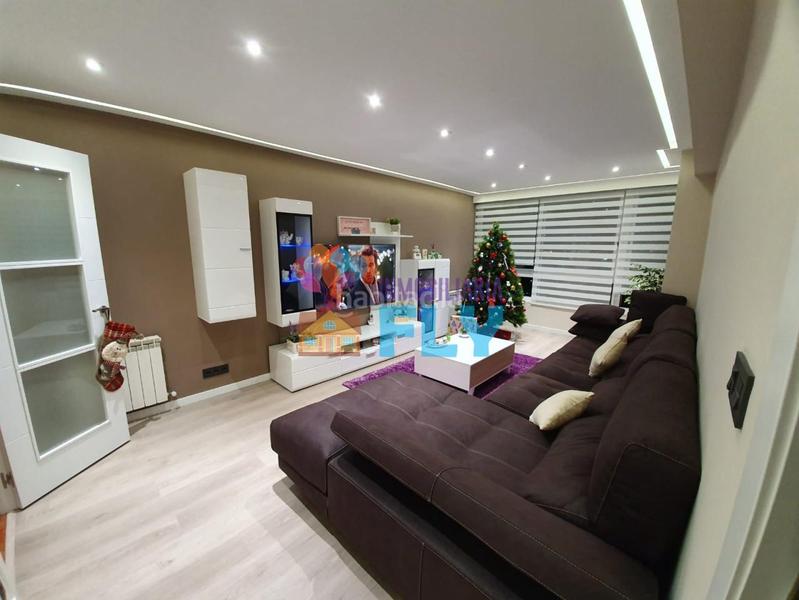 Foto 60cd1076-13de-4bff-ad43-a9e223366788. Appartamento con riscaldamento parcheggio in Berbés - Peritos Vigo