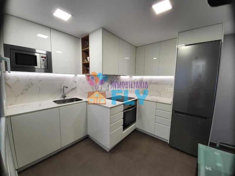 Foto bea6c531-d692-4bb7-af81-095d0d80bbcc. Appartamento con riscaldamento parcheggio in Berbés - Peritos Vigo