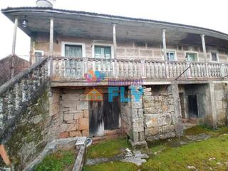 Casa a Amoeiro