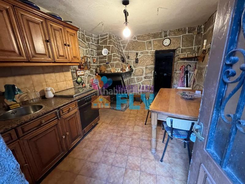 Foto f013b066-f801-404f-8c11-6f19a123e423. Casa en Ventiun Ourense