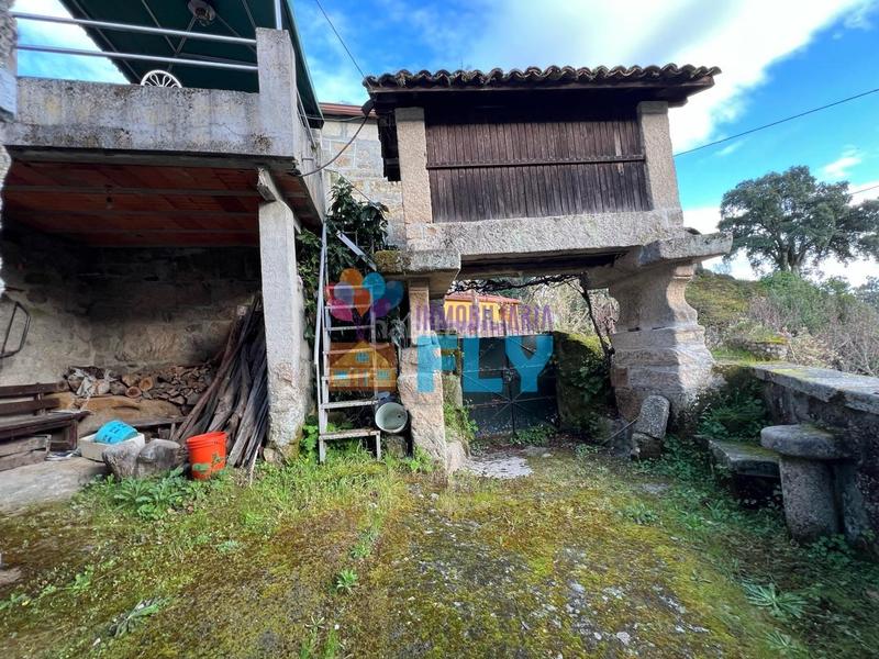 Foto 3dc8890a-4878-445f-bc23-12edb90ace3d. House with parking in Ventiun Ourense