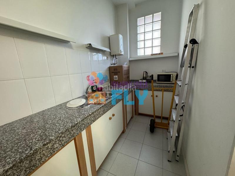 Foto 37cc25c1-4c28-44fa-a2af-d34d63e9a178. Local comercial a Coia Vigo