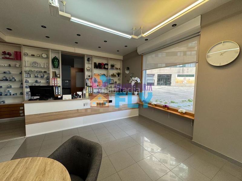 Foto 70f28299-c160-49e0-83ad-25926f56ab40. Local comercial a Coia Vigo