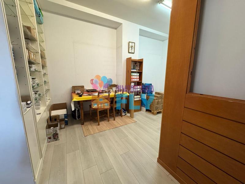 Foto eed3b62d-2a4f-4d71-a2fb-261dce6d26e1. Local commercial dans Coia Vigo