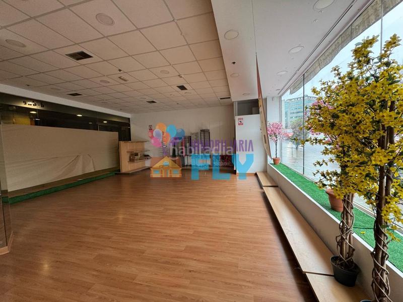 Foto 46ef258d-f842-40e1-bf28-67c132165ac8. Local comercial en As Travesas - Balaidos Vigo