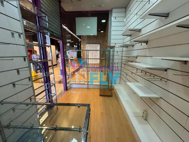 Foto 118b3531-34ff-4d3a-8953-1814ad9923e5. Locale commerciale in As Travesas - Balaidos Vigo