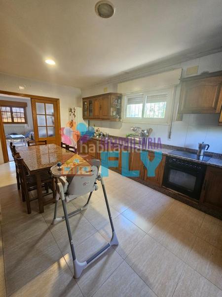 Foto 988c8a97-f323-42d5-a066-e5c2b49cb14c. Chalet en As Lagoas Ourense
