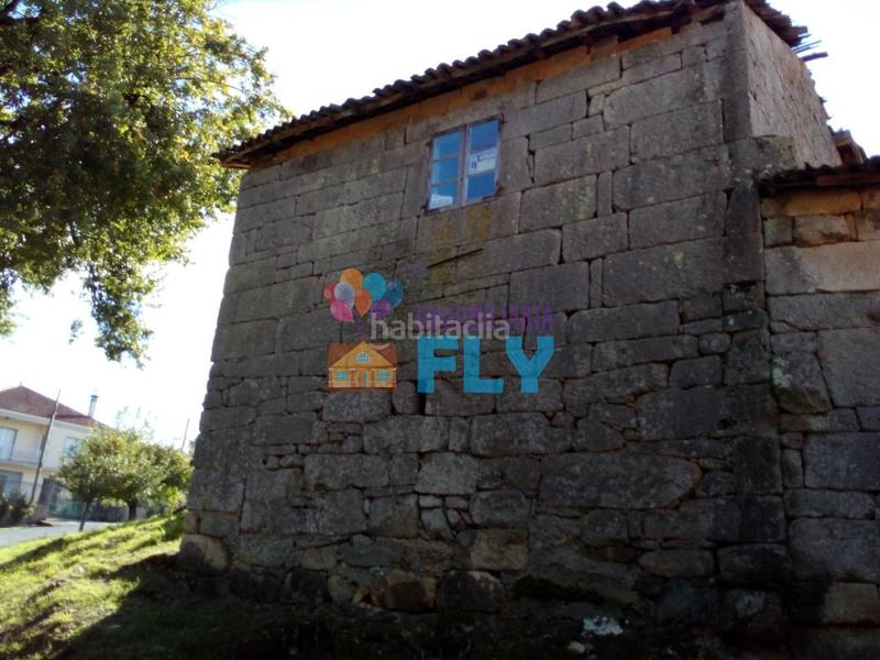 Foto 2338c624-bc39-461b-8b02-f663bf2c2d81. Casa amb calefacció a Amoeiro
