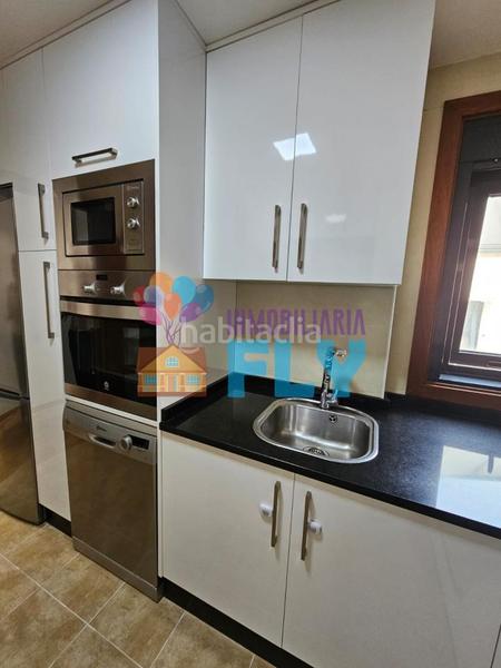 Foto 7f58832a-dea2-4028-adae-2640f7923afa. Rent duplex with heating parking in Couto Ourense