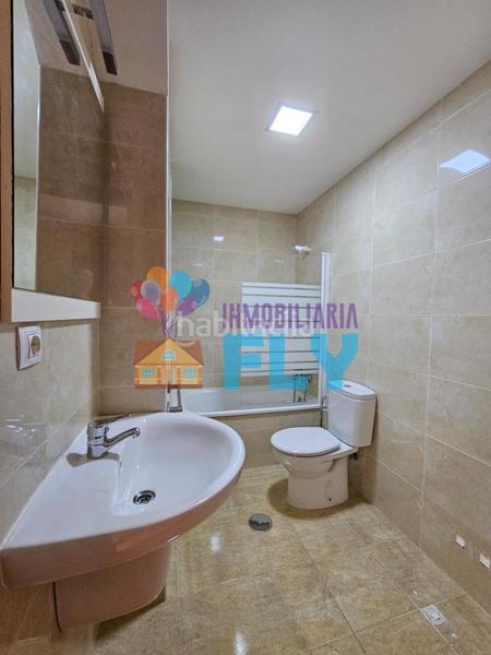 Foto fe794947-191f-4066-8950-eb5a9166b08b. Rent duplex with heating parking in Couto Ourense