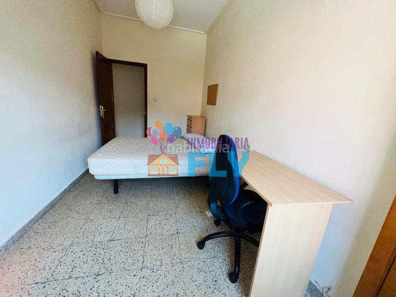 Foto f8238ee4-bfb3-4157-83e7-a57325533340. Piso en Universidad Ourense