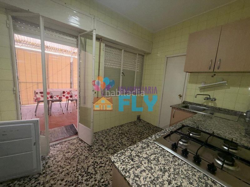 Foto 03db2494-917b-4b8f-8697-1a277dd359f1. Pis a Universidad Ourense