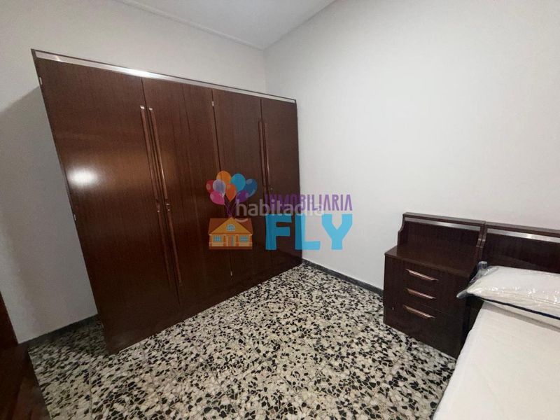 Foto 640c2582-55c0-4ca7-b97f-b262a19b8b92. Pis a Universidad Ourense