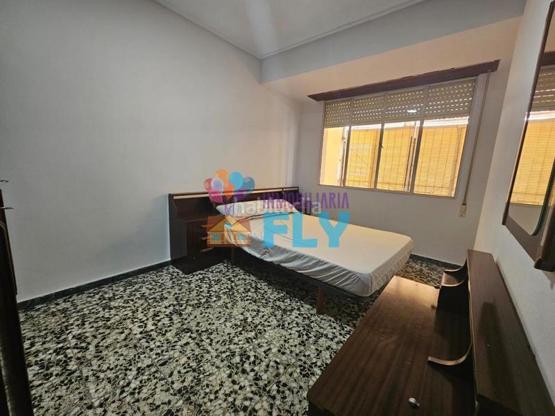 Foto 18c5555d-9dcd-4b6f-aa2e-33160d601fb3. Pis a Universidad Ourense