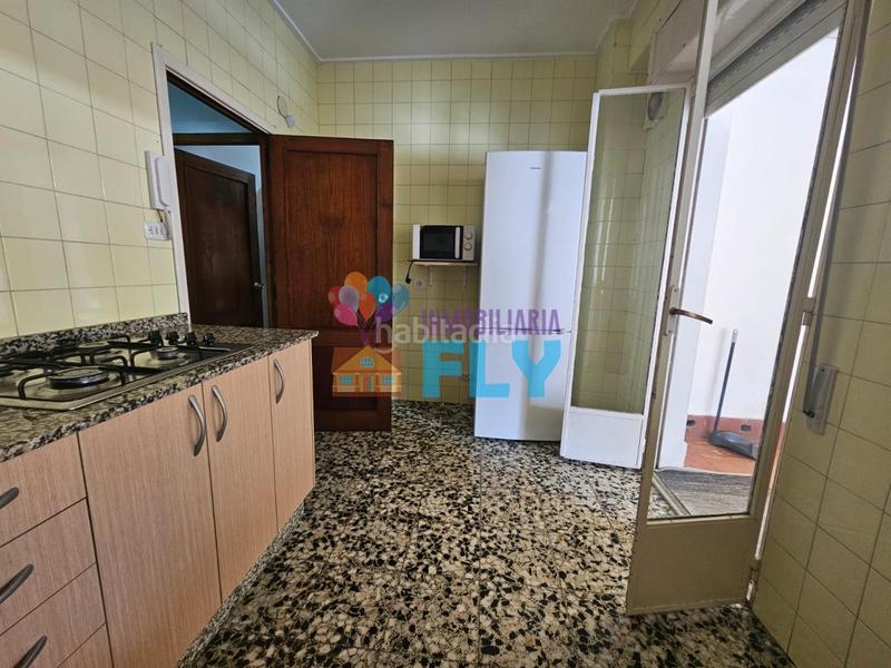 Foto 9b4ec704-e605-433c-939e-dbe4a9045055. Pis a Universidad Ourense