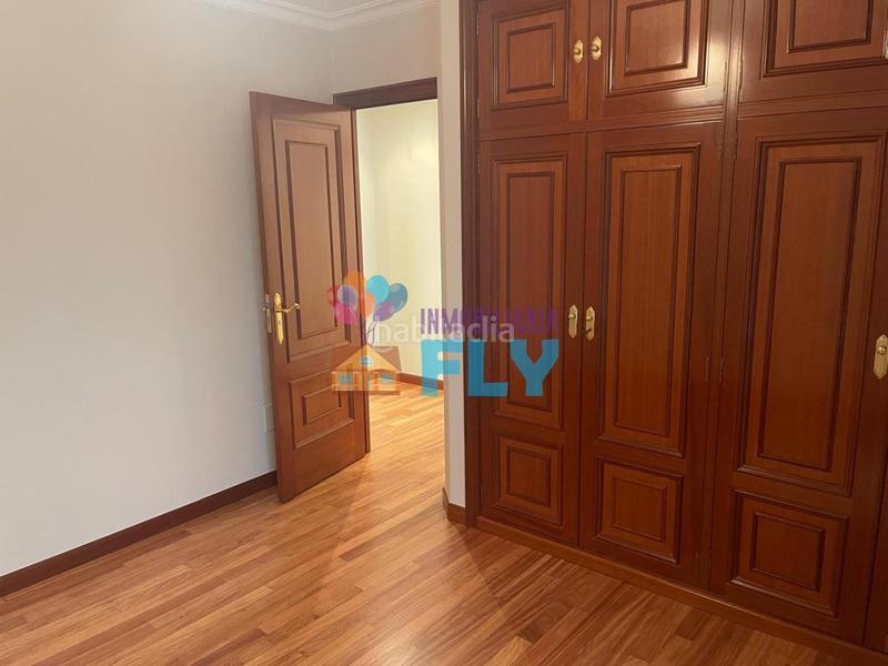 Foto 84a0925e-9571-4fd8-a765-45015d3a0c83. Pis amb calefacció aparcament a Plaza España - Corte Inglés Vigo