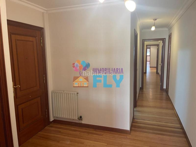 Foto ed86676d-d60b-4c6e-853a-12dd04c458a6. Pis amb calefacció aparcament a Plaza España - Corte Inglés Vigo