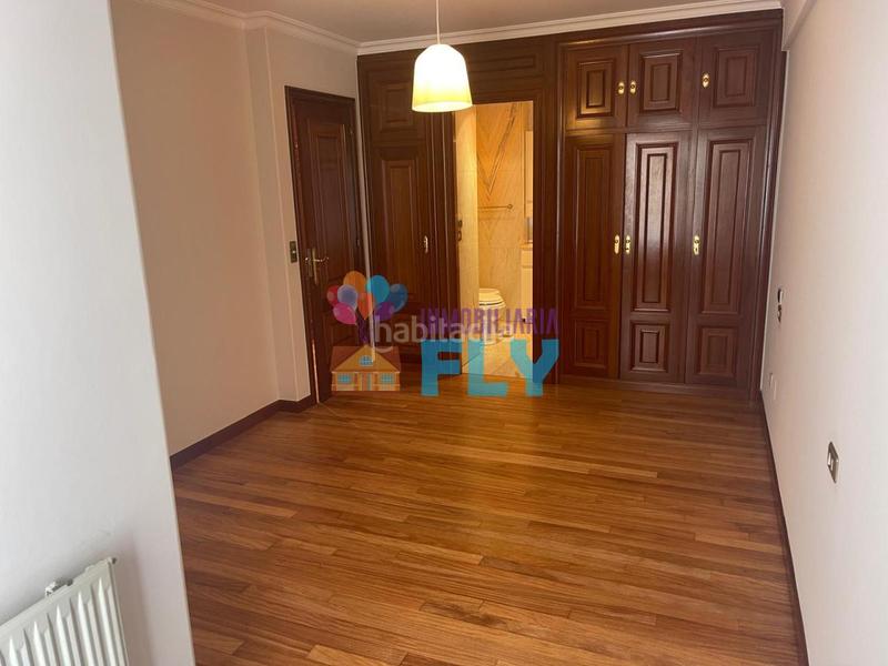 Foto 52a445d4-4266-44b8-a9e1-ac0a309fadea. Piso en Plaza España - Corte Inglés Vigo