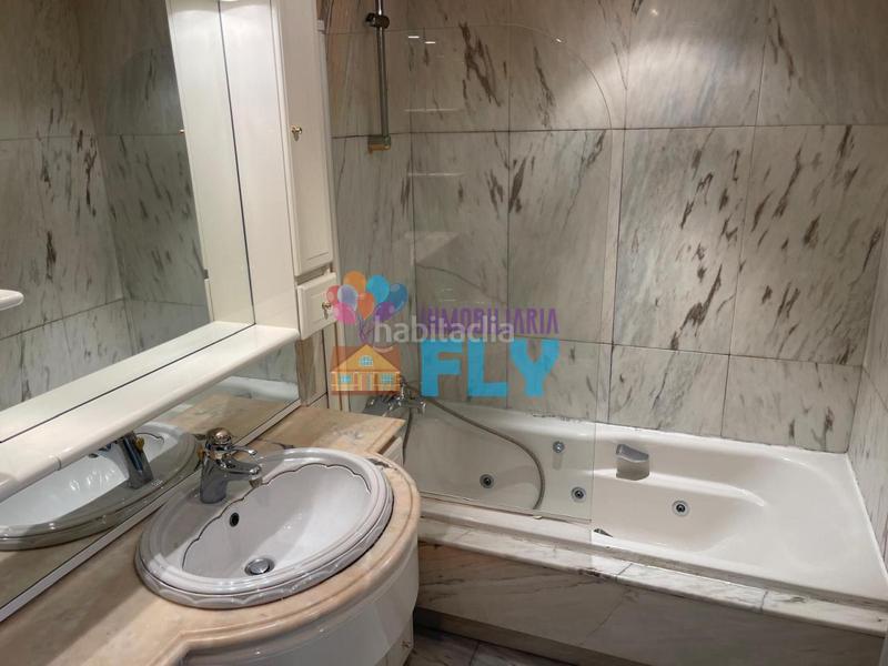 Foto b71dc7c2-a351-4977-97f8-ee95e43613e8. Piso en Plaza España - Corte Inglés Vigo