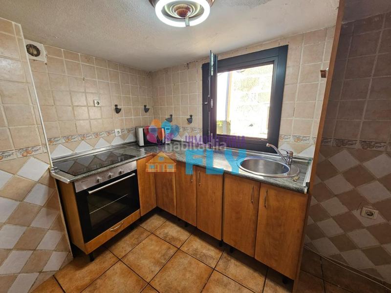 Foto a27d7d48-6d27-4bfc-9ca5-116b4a9c3e37. Casa adossada amb calefacció a Vistahermosa Ourense