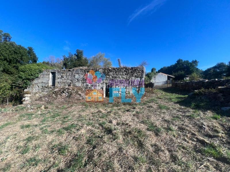 Foto feb7d181-d51c-4898-bf76-43bb51e03efe. Casa en Amoeiro