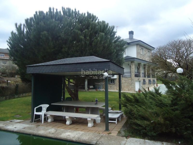 Foto d1f4c760-b49f-4509-b10d-dae270b21422. Casa amb piscina a Barbadás