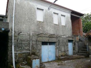 Haus in Amoeiro. Casa en boveda