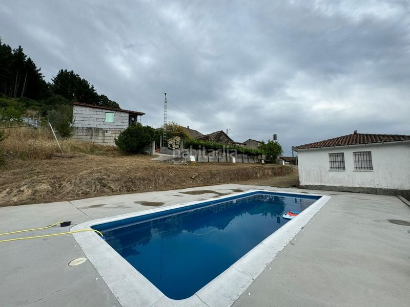 Foto 0d73b5a9-d464-489c-a8cb-2be8c80f3cd2. Casa amb piscina a Peroxa (A)