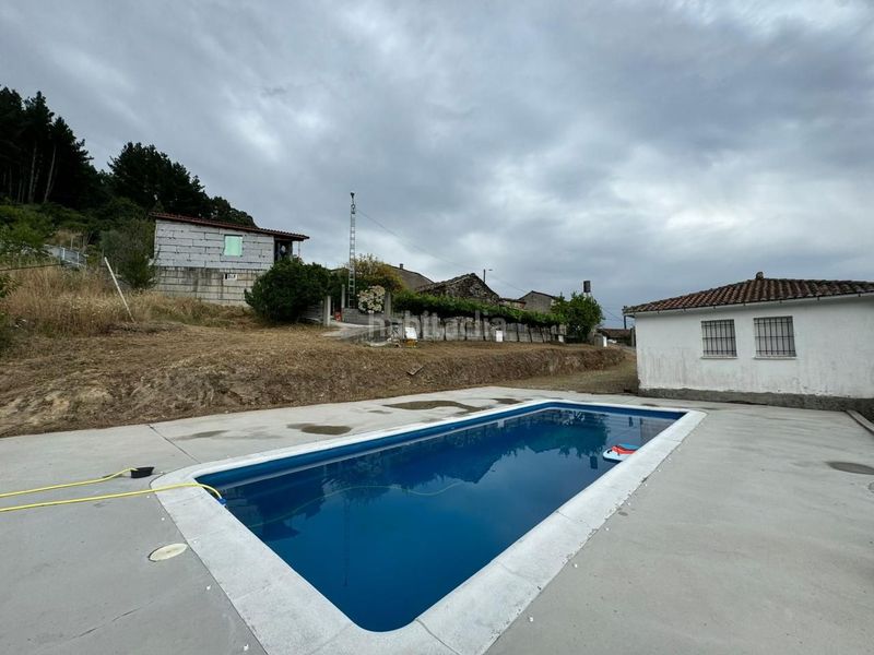 Foto 87471323-3eb8-4701-91a6-8f5eff590fab. Casa amb piscina a Peroxa (A)