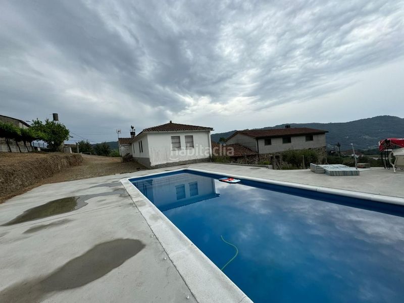 Foto cce0b40b-1ba3-437c-8d3e-d3d1a19eabeb. Casa amb piscina a Peroxa (A)