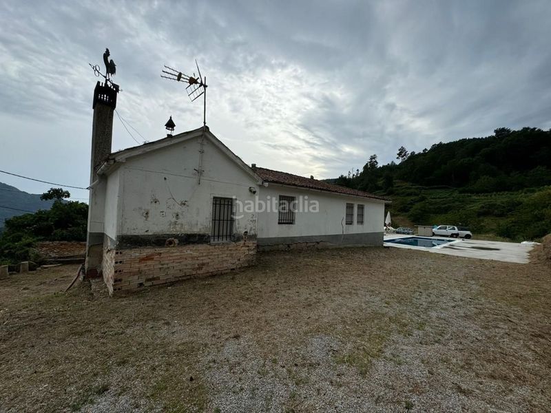 Foto db4044a6-0fa3-4aa3-847e-28a67ee126e7. Casa amb piscina a Peroxa (A)