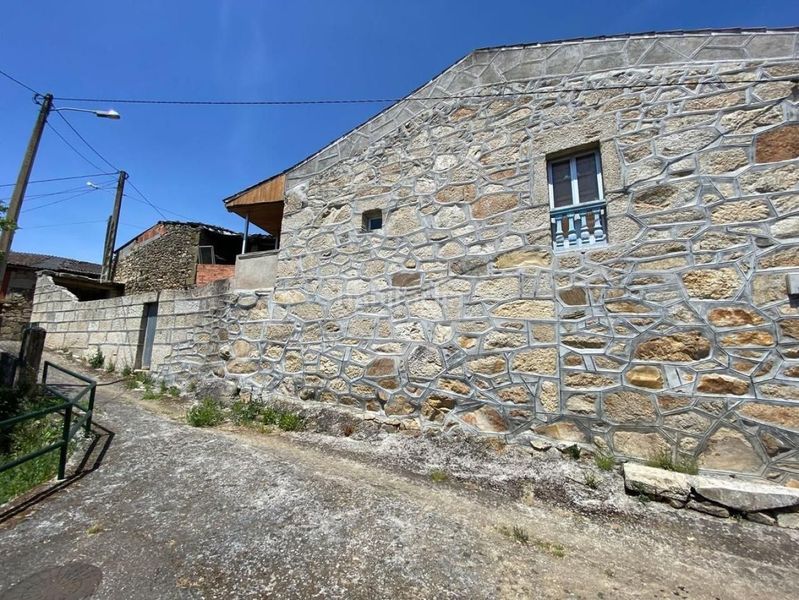 Foto c87bcbec-d66a-4aaf-93a8-9c8f1b424ec1. Casa a Merca (A)