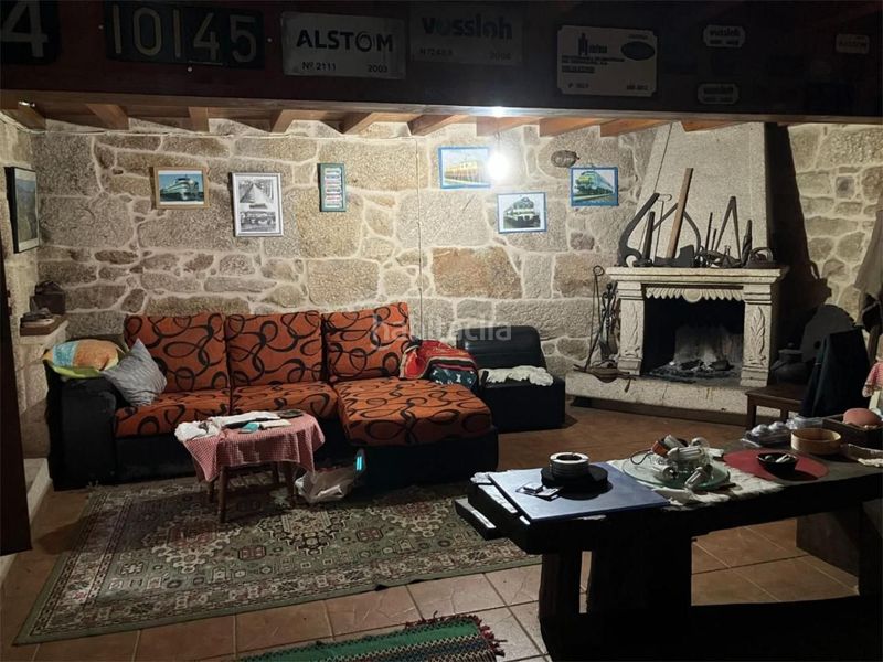Foto f84b3617-3d78-42a3-b57b-cbf186acda67. Casa a Vilamarín