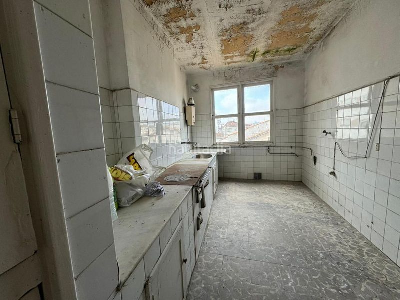 Foto f56da9b7-888f-4fbe-8896-8004bd8eb3b1. Edifici a Ventiun Ourense