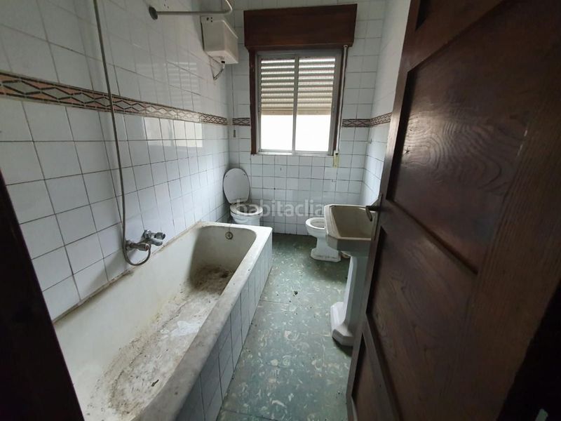 Foto a0ba4010-2040-406f-89bb-510e94b5dab9. Edificio in Ventiun Ourense