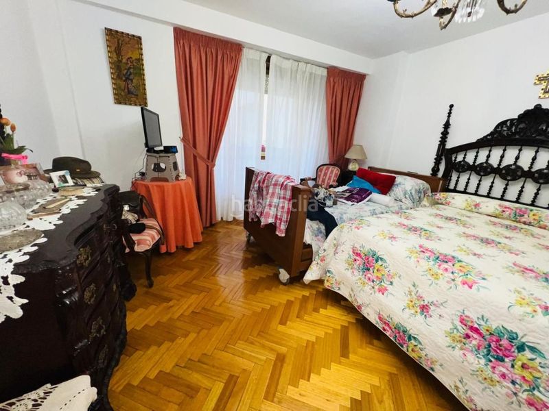 Foto a62cc11f-dae3-424a-bc5c-28985c490ce4. Pis amb aparcament a Centro Ourense