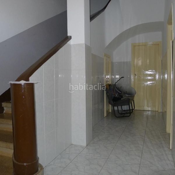 Foto 2ce62410-b306-4044-9b0f-38bf61fd1e70. Edificio  zona puente en San Rosendo Ourense