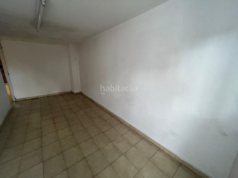 Foto 2ba96a0c-f87d-4b3a-b63e-8409bfaff331. Edifici a Carballiño (O)