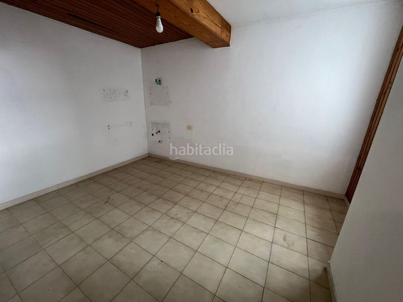 Foto a27e36a0-b474-4e24-a2ec-e9ac7dcf648a. Edifici a Carballiño (O)