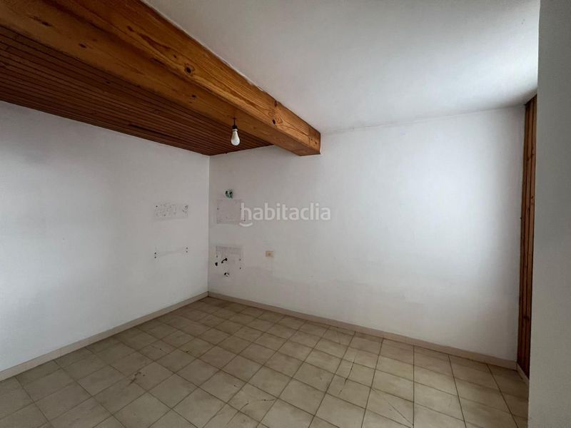 Foto be9e0a27-311f-4c82-bd1c-5b81b14078eb. Edifici a Carballiño (O)