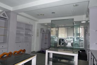 Lloguer Local Comercial a Couto. Bajo en el couto